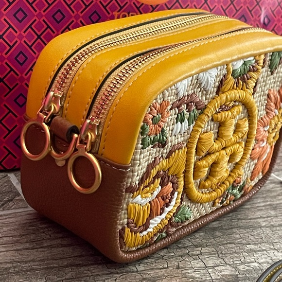 New Tory butch Perry Bombe Embroidered Straw
Color: Craftsman Floral Embroidery - Picture 4 of 10